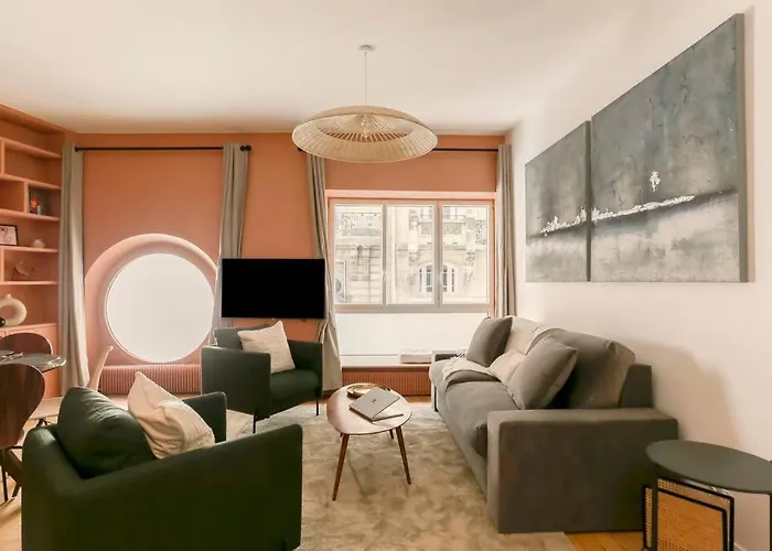 Modern 2 Bedrooms Near Louvre